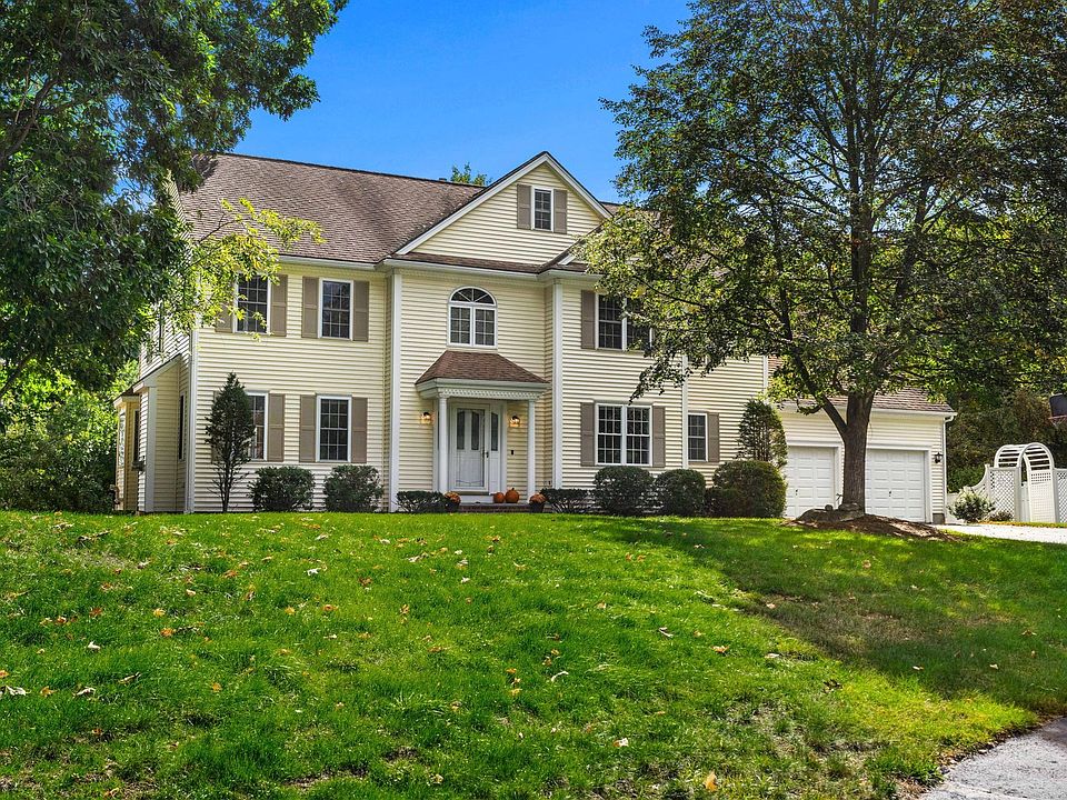 1st image of 8 Jack Rabbit Ln
