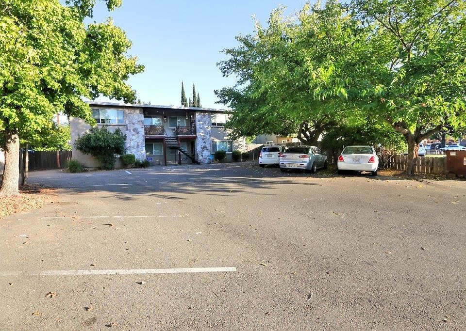 1st image of 1225 McKinley Dr APT 3