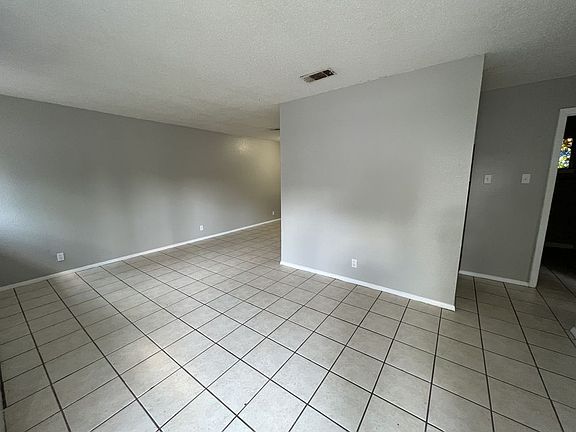 3rd image of 400 John Nance Garner Cir Unit 102