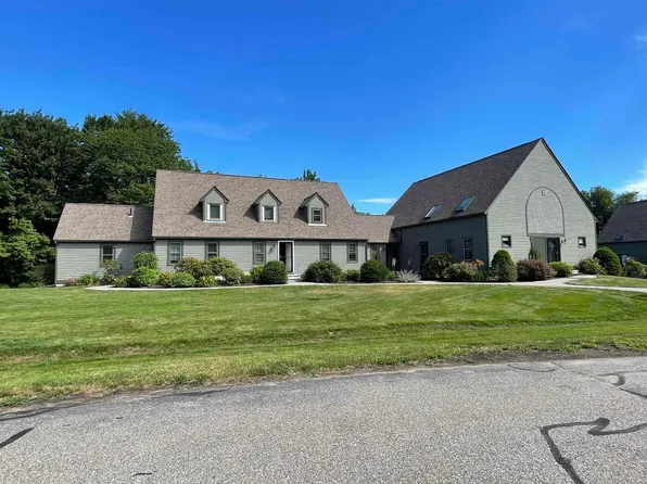 68 Montrose Drive, Stratham, NH 03885