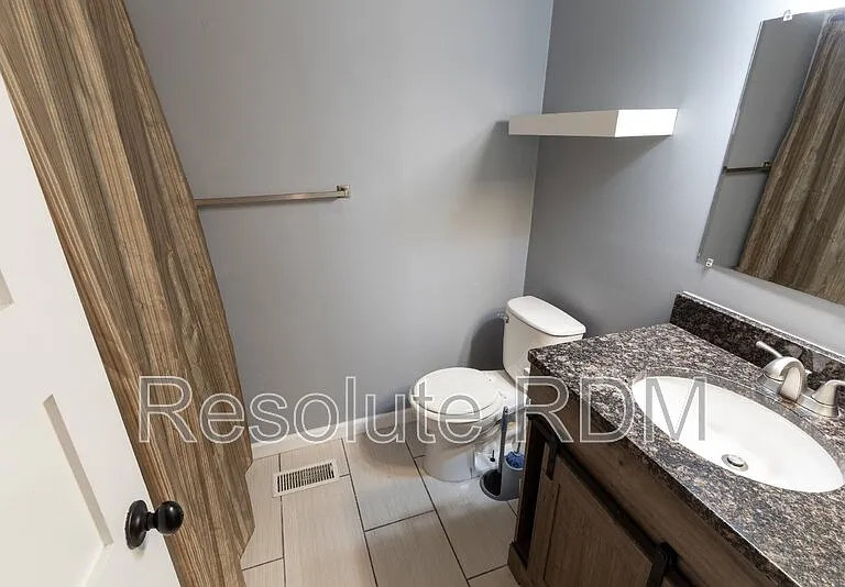 725 Lynn St — Photo 13
