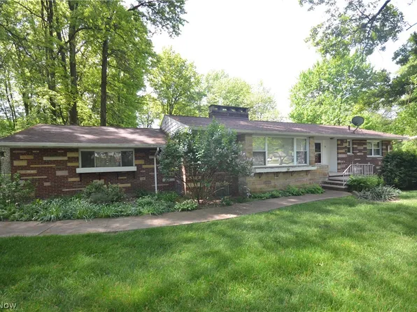 75 Maplewood Ave, Tallmadge, OH 44278