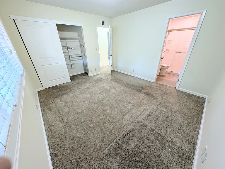 Bedroom 4 (master) - view 2