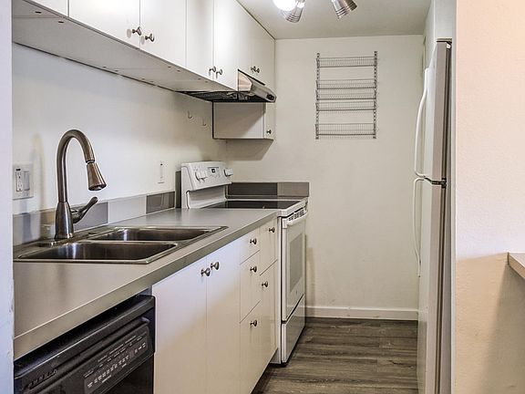1105 C Kitchen