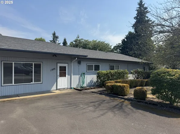 3891 Dove Ln, Eugene, OR 97402