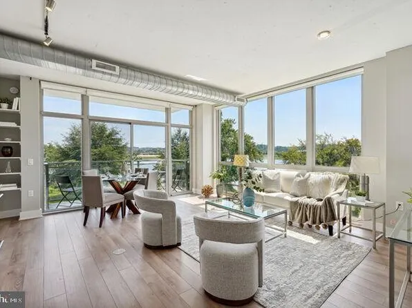 88 V St SW Unit 305, Washington, DC 20024