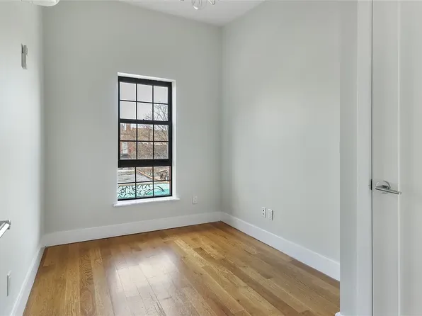 238 Boerum Street image 11 of 16