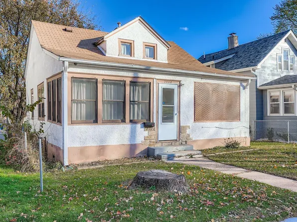 2922 Sheridan Ave N, Minneapolis, MN 55411