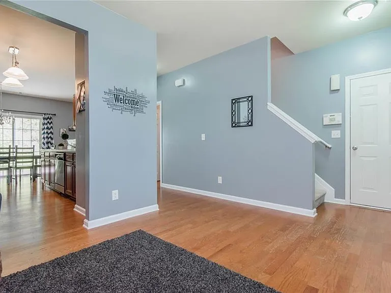 519 Windstone Trl — Photo 4