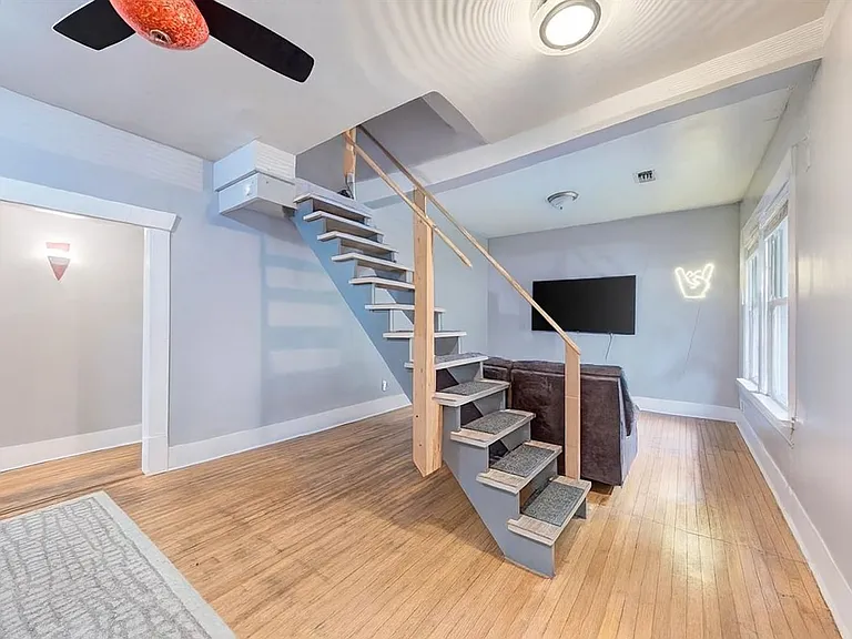 2834 Salado St — Photo 11