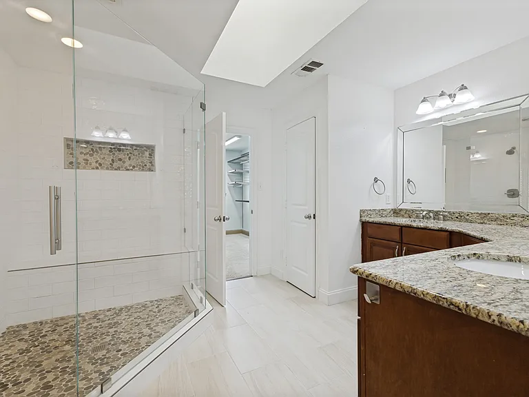 4002 Brownstone Ct — Photo 10