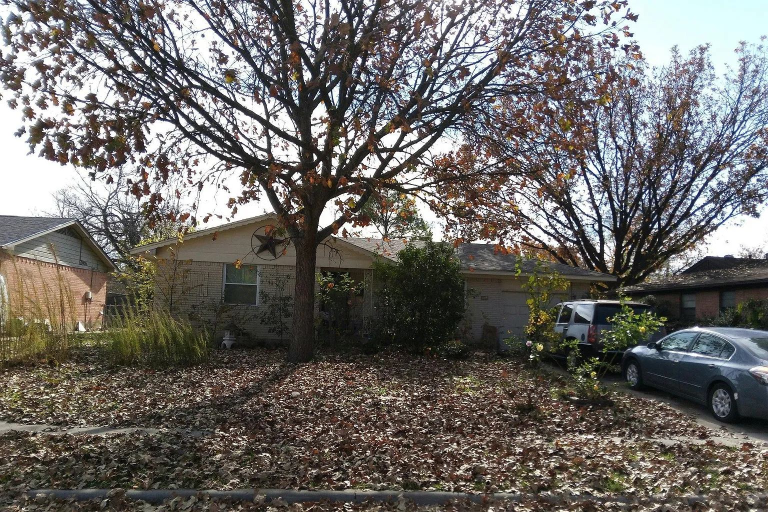 310 W Celeste Dr photo 1