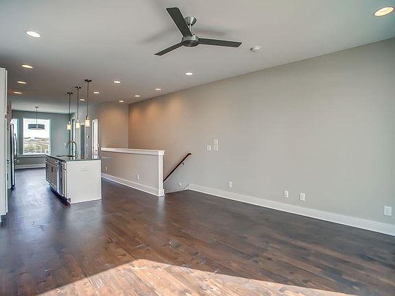 4th image of 64 Fern Ave Unit 3