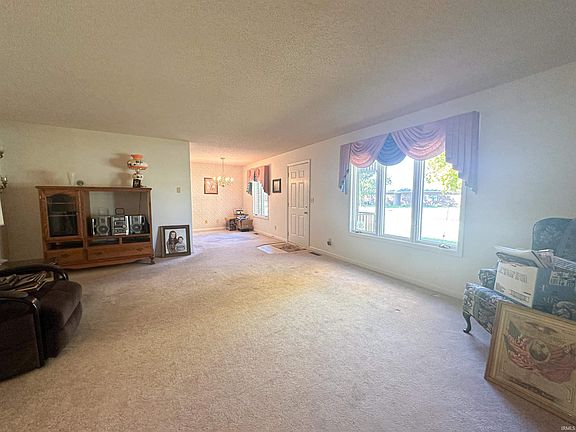 3rd image of 4821 E Heritage Cir
