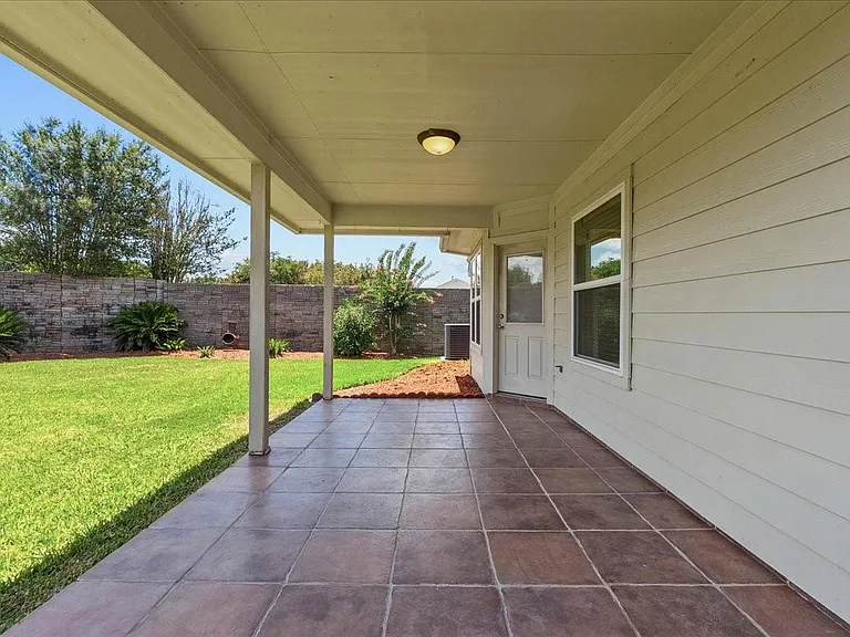 202 Pebble Walk Ln — Photo 25