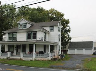 104-106 W Main St, Reinholds, PA 17569