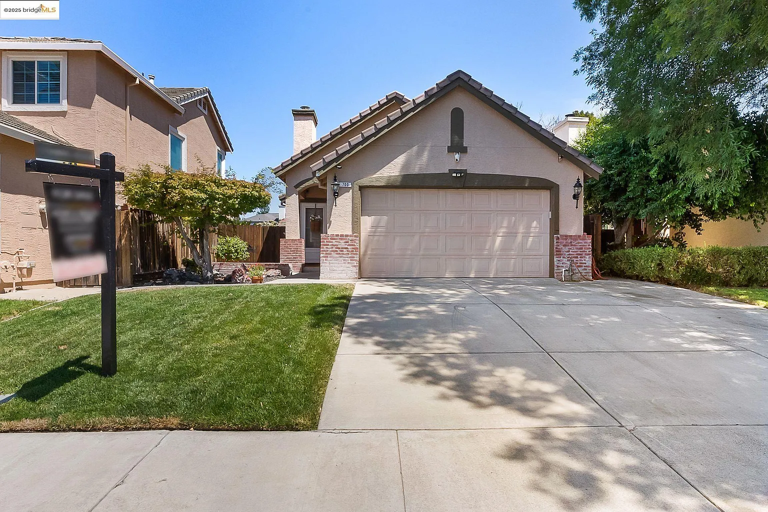 700 Crossridge Ct photo 1