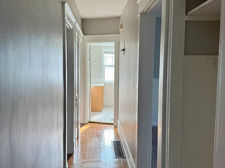 1044 Academy Ave #1 — Photo 8
