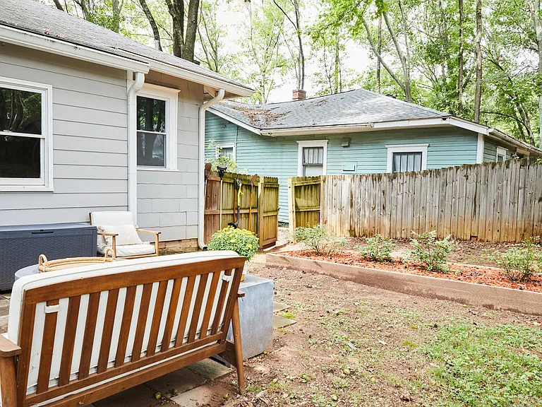1402 Fairbanks St SW — Photo 38