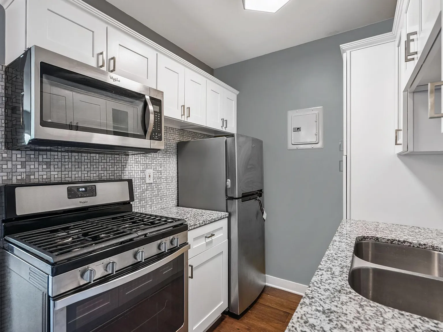 1 bed, 1.0 bath, 619 sqft, $1,295 — Photo 3