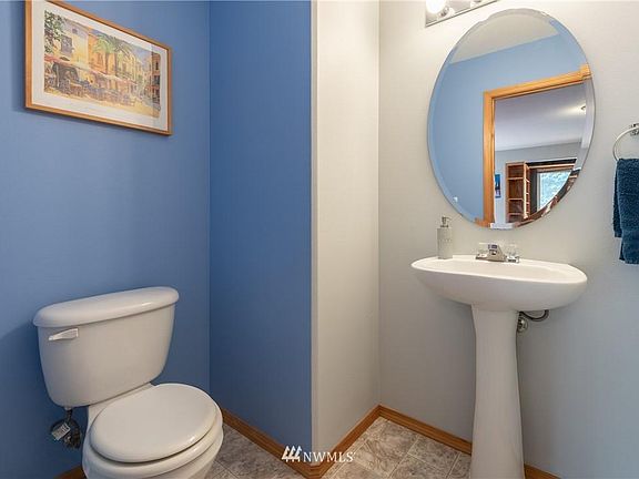 4th image of 1301 182nd Street Ct E