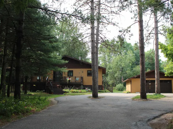 W8684 Fawn Ct, Wautoma, WI 54982