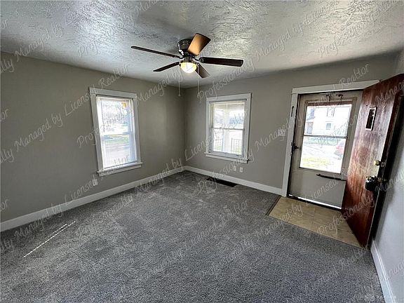 4th image of 103 E Main St