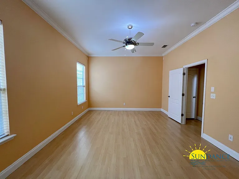 1548 Venice Ave — Photo 12