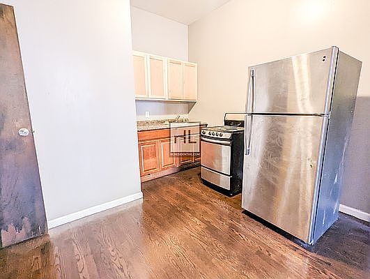 2nd image of 448 Hancock St APT 1