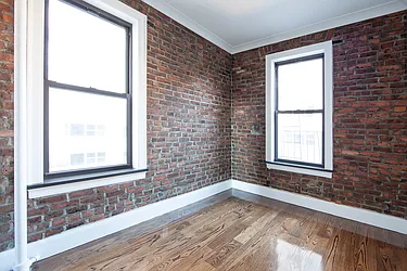 Rented by R New York