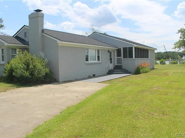 3198 Horse Rd, Hayes, VA 23072