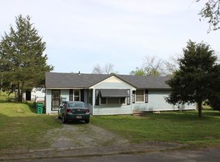 701 1st St, Tuscumbia, AL 35674