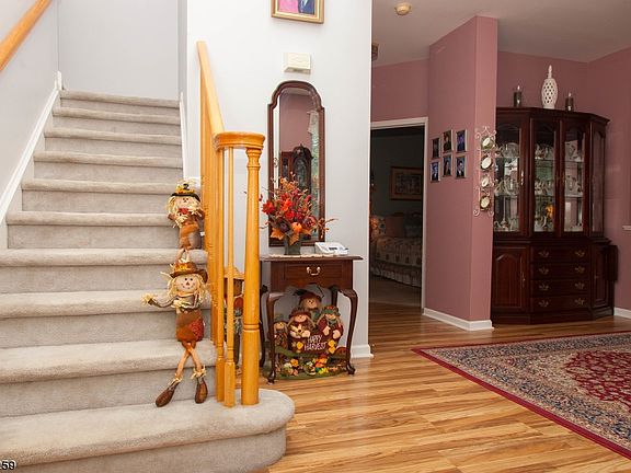 2nd image of 301 Clover Ct