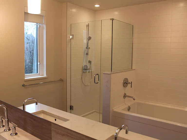 5438 Oak St — Photo 14