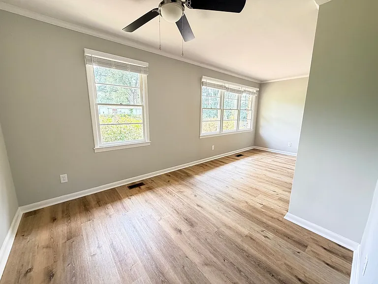1107 W Park Ave — Photo 9