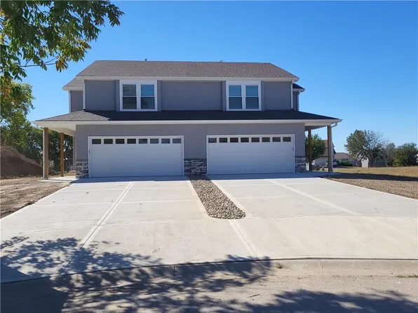 1304 158th Ct, Basehor, KS 66007