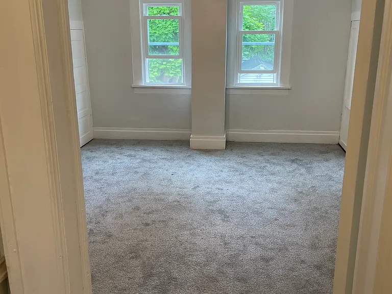 256 Grote St #LOWER — Photo 8
