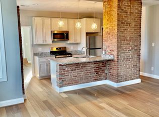 2845 N Calvert St APT 3R, Baltimore, MD 21218