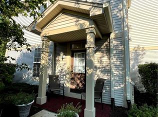 2326 Sunshine Ln, Aurora, IL 60503