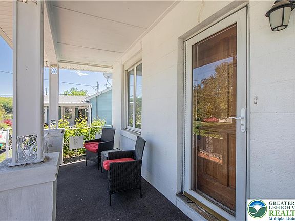 4th image of 1310 Ueberroth Ave