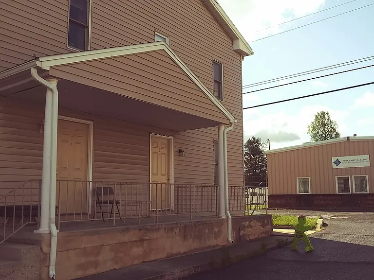 105 E Allen St #Townhouse 10 — Photo 1