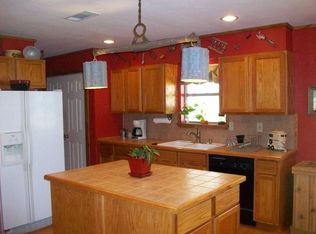 654 Deer Trail Dr, Jourdanton, TX 78026