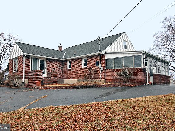 3rd image of 48 Wenrich Ave