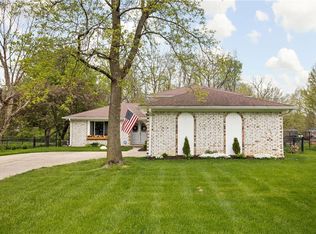 330 Woodland West Dr, Greenfield, IN