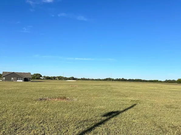 8650 N Oliver St, Valley Center, KS 67147