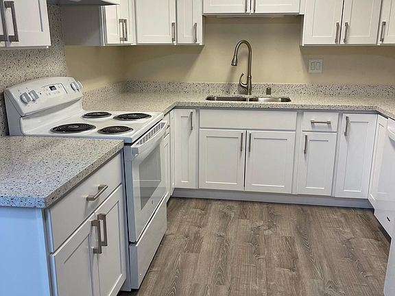 5th image of 1225 Weyburn Ln