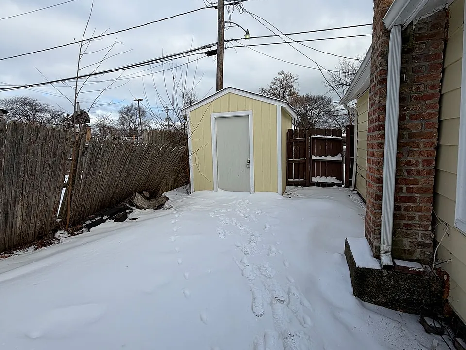 19 S Martin Ave