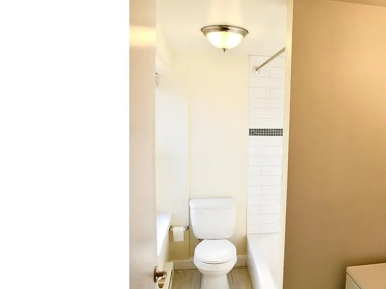 415 S Broad St #2R — Photo 9