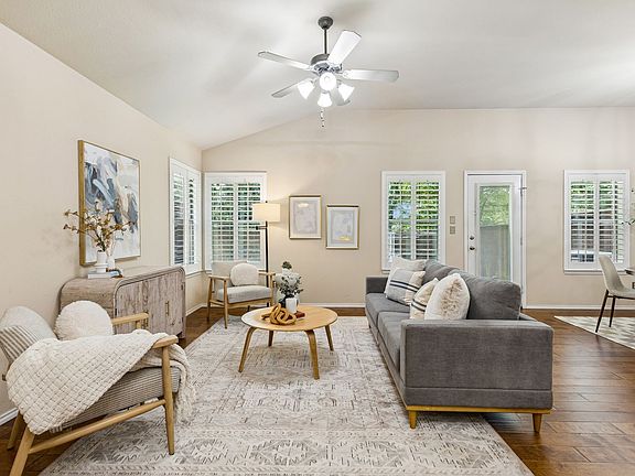 2nd image of 1029 Lucy Ln