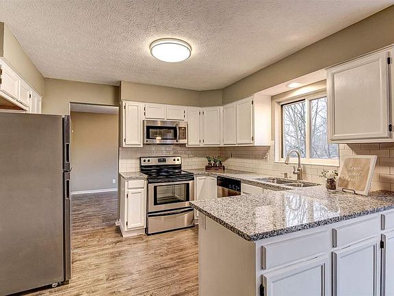 3rd image of 1750 Arborwood Dr